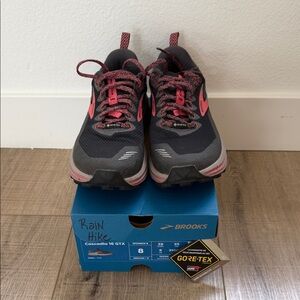 Brooks Cascadia 16 GTX Women's Gore-Tex Trail Running Shoe-Size 8 Medium